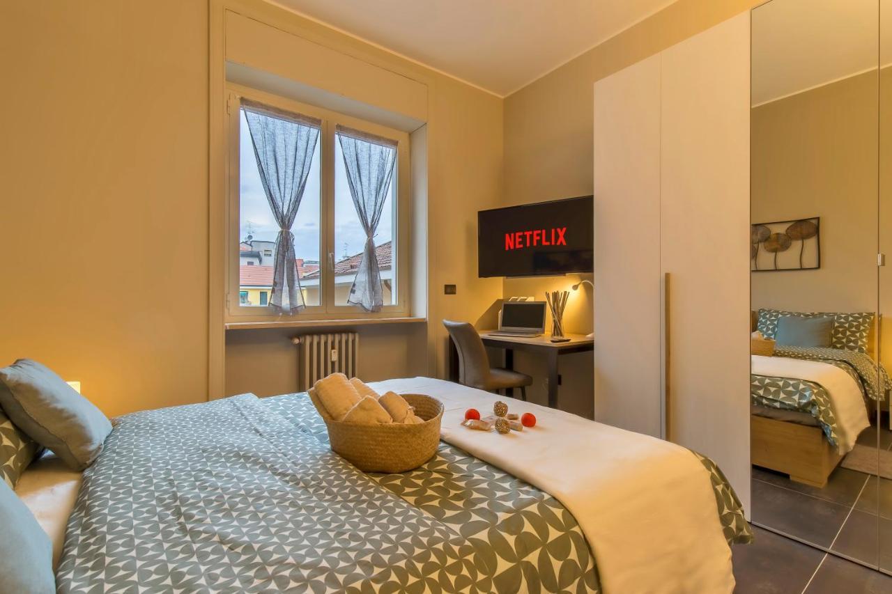 Modern & Bright 2 Bedroom Flat 50m From M4 Stop Milan