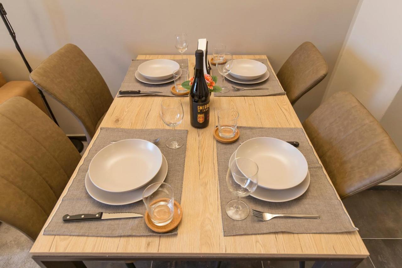 Modern & Bright 2 Bedroom Flat 50m From M4 Stop Apartment Mailand