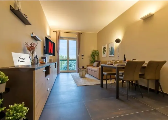 Modern & Bright 2 Bedroom Flat 50M From M4 Stop